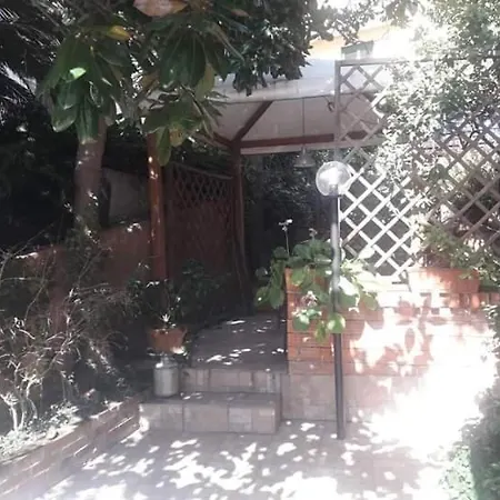 Monolocale In Tipica Casa Ligure Apartment Genoa Exterior photo